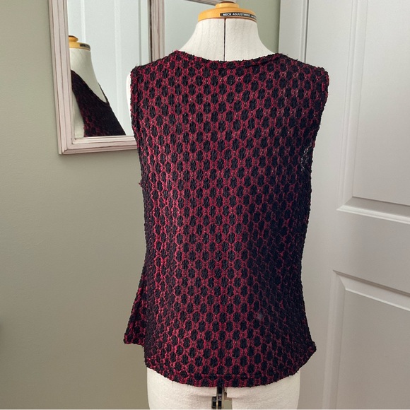 GLORIA VANDERBILT, RED/BLACK SLEEVELESS BLOUSE, SIZE: M - Picture 2 of 10